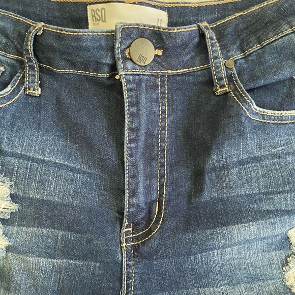 Tilly’s Dark Wash Denim Shorts - Picture 2 of 5